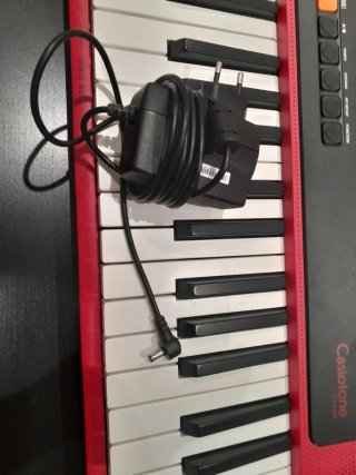 Teclado Casio Rojo