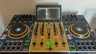 Denon DJ Prime 4 White Edition + Flightcase