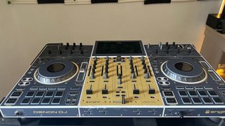 Denon DJ Prime 4 White Edition + Flightcase
