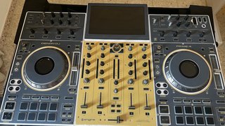 Denon DJ Prime 4 White Edition + Flightcase