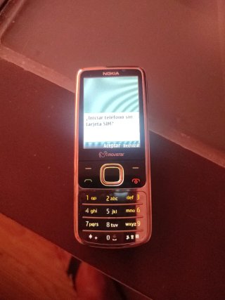 Nokia 6700 Plata y Negro