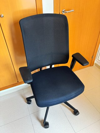 Silla de oficina Vitra ID Negra