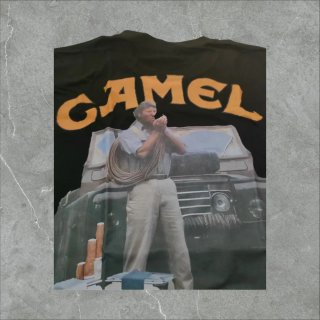 Camiseta Camel Where a Man Belongs