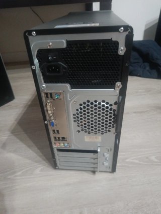 PC Dell Inspiron i3 con windows y office