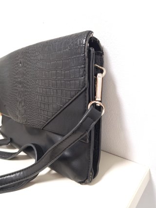 Bolso Negro Efecto Piel Cocodrilo