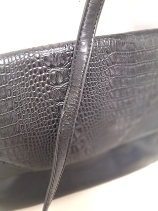 Bolso Negro Efecto Piel Cocodrilo