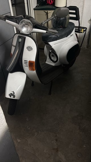 Vespa 125cc FL Blanca y Negra