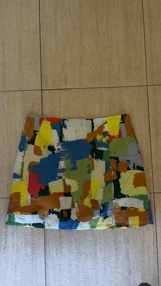 Falda corta estampada multicolor