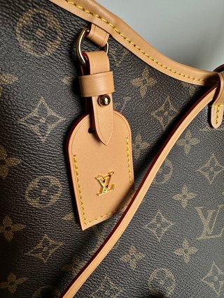 LouisVuitton CA 29cm