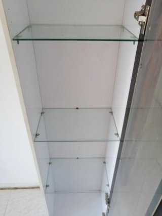 Estantería cristal negra