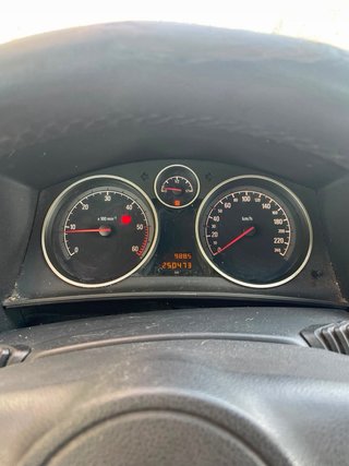 Opel Astra Negro