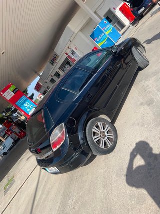 Opel Astra Negro