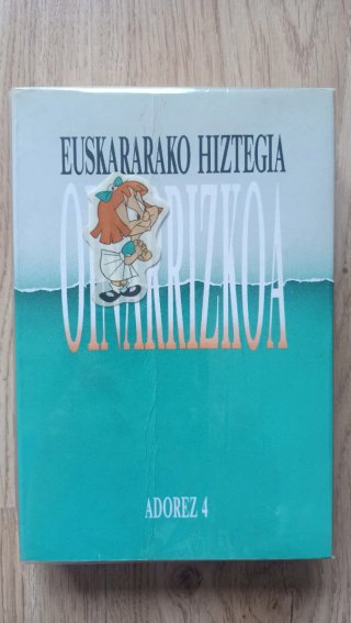 Diccionario Básico de euskera Adorez 4
