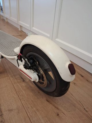 Patinete Xiaomi Mi Electric Scooter M365 en blanco