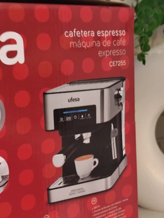 Cafetera UFESA EXPRESSO CE7255 (NUEVA)