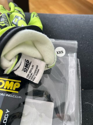 Guantes Karting Niño OMP KS-4 prácticamente nuevos