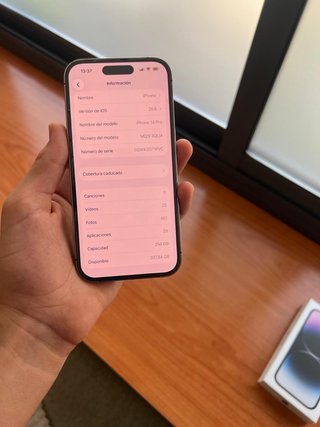 iPhone 14 Pro Morado 256gb + 8 fundas