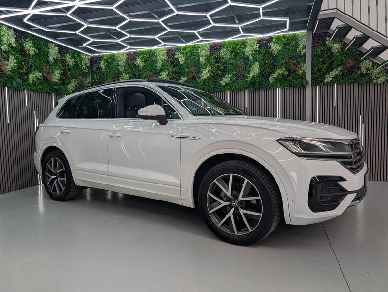 Volkswagen Touareg R-Line Indiv Eleg 3.0 V6 TDI Tip 4M 2022