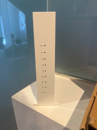 Router Vodafone WiFi Modelo 253678071 (con cables)