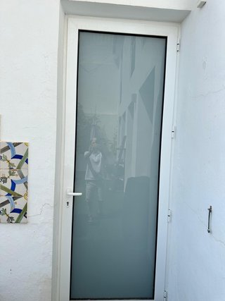 Puerta aluminio y cristal