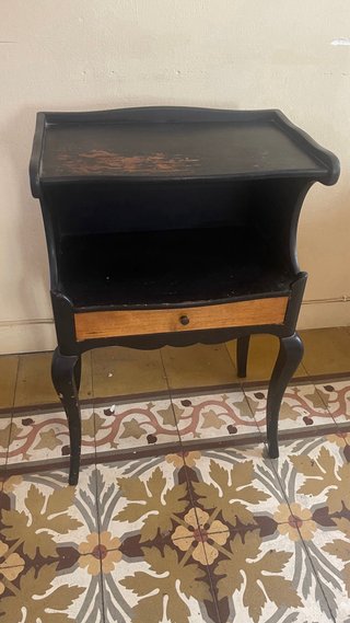 2 Mesitas de Noche  1 vintage 1 ikea