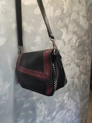 Bolso Desigual negro con detalles