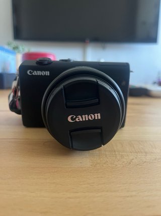 Canon EOS M200 + Objetivo 15-45mm + Trípode