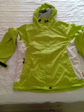 Chubasquero verde fosforito con capucha Talla L
