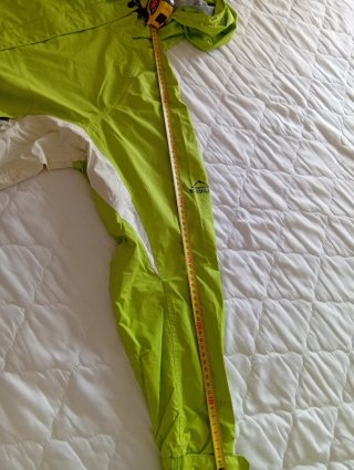 Chubasquero verde fosforito con capucha Talla L