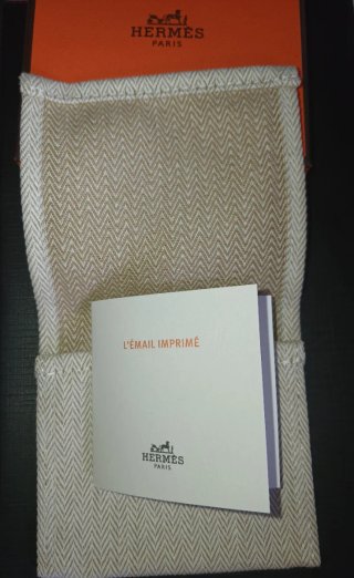 Caja Hermès París y Bolsa Guardapolvo Beige vacía
