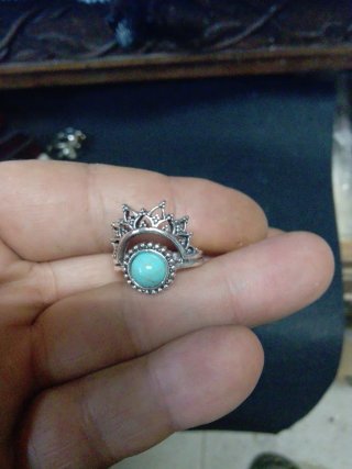 4 adornos antiguos: anillos y colgante