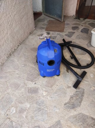 Aspiradora Nilfisk Buddy II 12 Azul