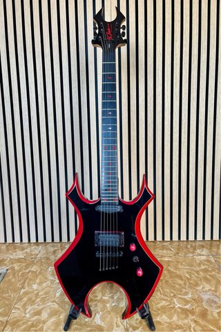 Guitarra B.C. Rich Virgo