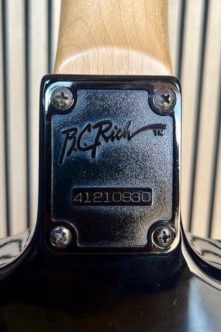 Guitarra B.C. Rich Virgo