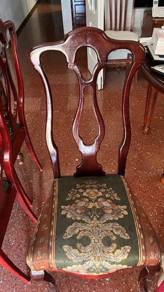 Mesa de comedor de madera y cristal