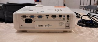 Proyector Mitsubishi con bolsa y euroconector