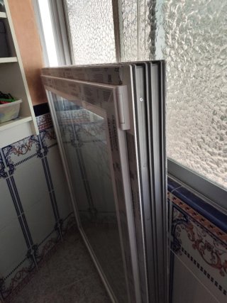 Ventana PVC con persiana.