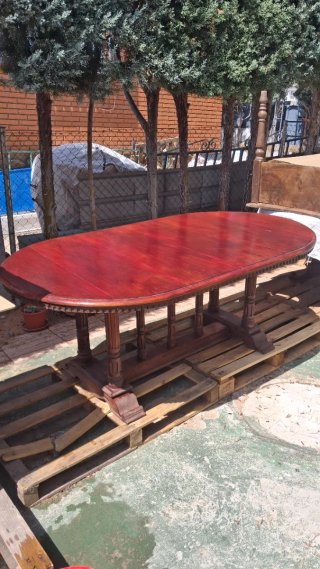 Mesa ovalada de madera oscura PRECIO DE REGALO