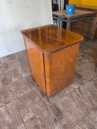 Máquina de coser antigua Alfa