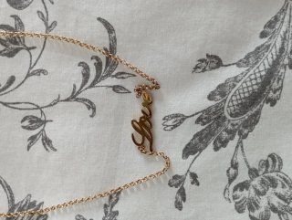 Collar Love Dorado