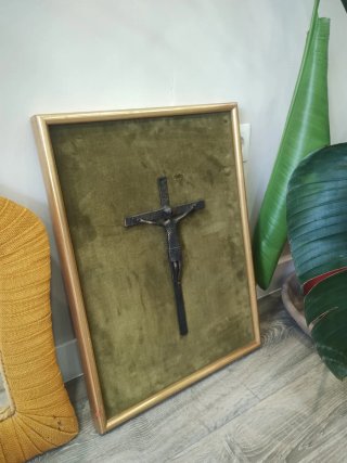 Cristo de hierro enmarcado