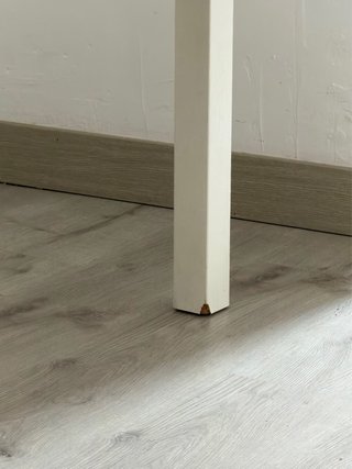 Mesa extensible de madera blanca