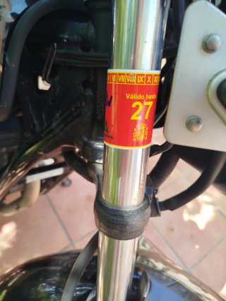 Yamaha Naked Negra y Plateada