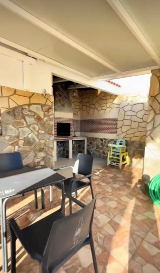 CASA CON PISCINA