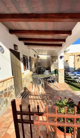 CASA CON PISCINA