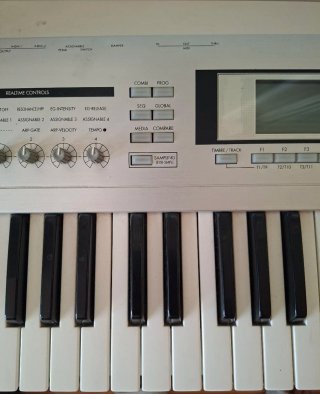 Korg Triton LE 61 Teclado Sintetizador
