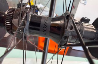 Rueda Bontrager Aeolus Pro 37 Disc TLR Carbono