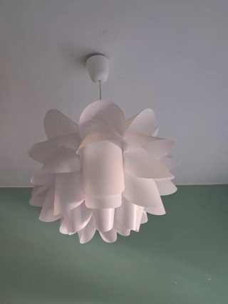Lámpara colgante de plástico blanca