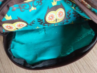 Estuche de tela con búhos