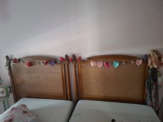 Cabecero de madera y ratán